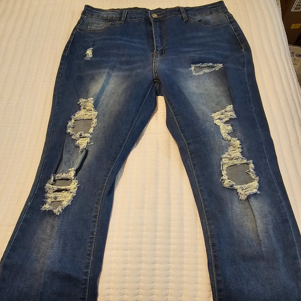 SHEIN Distressed Jeans